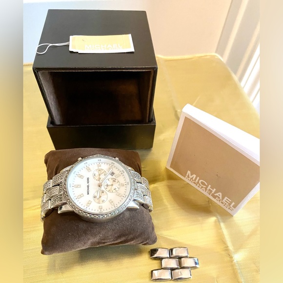 Authentic Michael Kors Watch. Some missing stones and need battery. - Picture 8 of 10